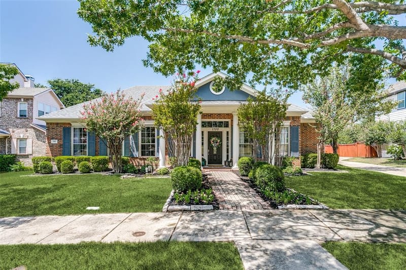 1702 Bluffview Lane, Carrollton TX 75007