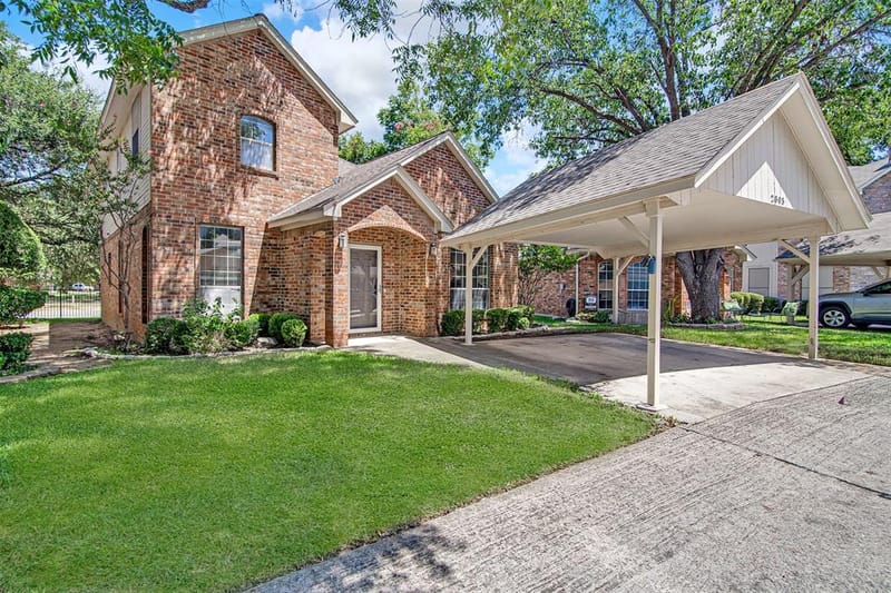 2805 Inniswood Circle, Arlington TX 76015