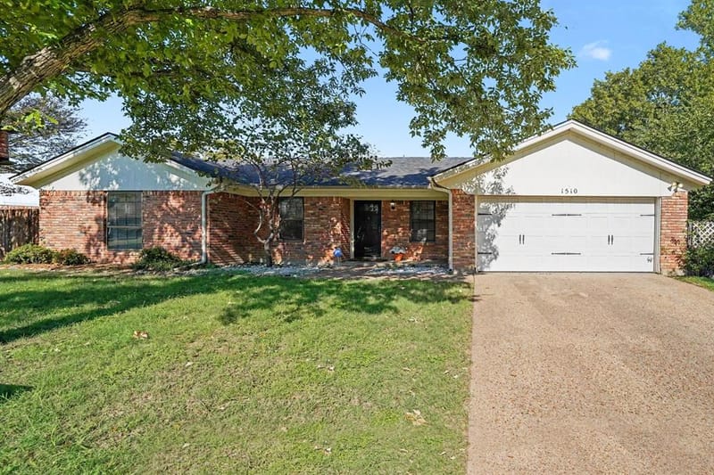 1510 Surry Place Drive, Cleburne TX 76033 - Photo 12