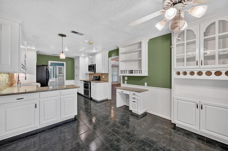 4208 Trowbridge Drive, Arlington TX 76013 - Photo 10