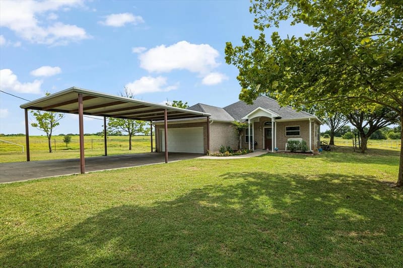 1172 County Road 3710, Leonard TX 75452