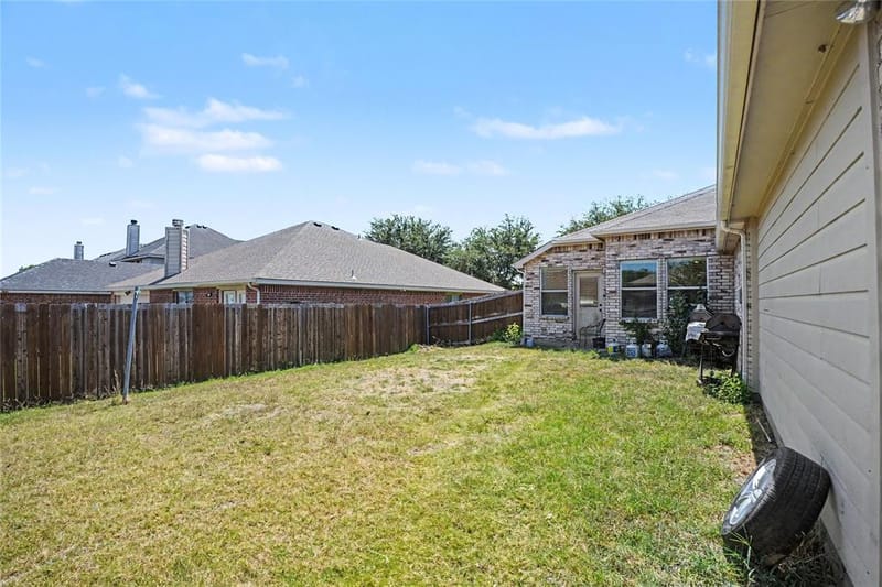 1333 Illinois Avenue, Lancaster TX 75134 - Photo 25