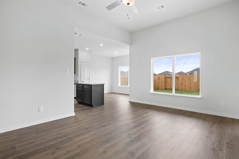 9609 Logan Square Drive, Fort Worth TX 76140 - Photo 5