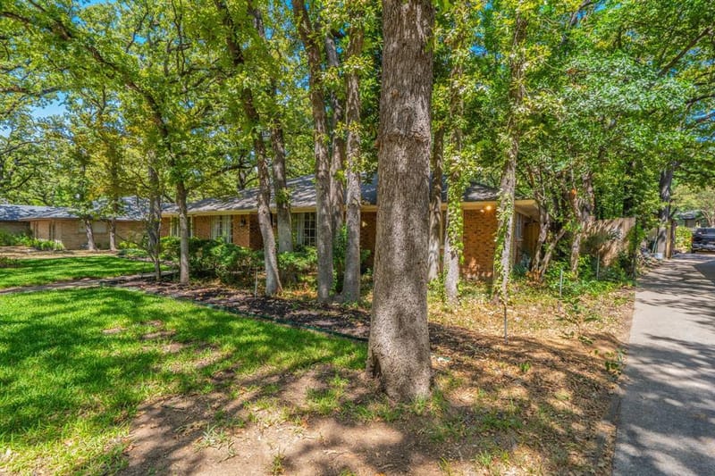 1803 Oak Grove Drive, Arlington TX 76013 - Photo 36