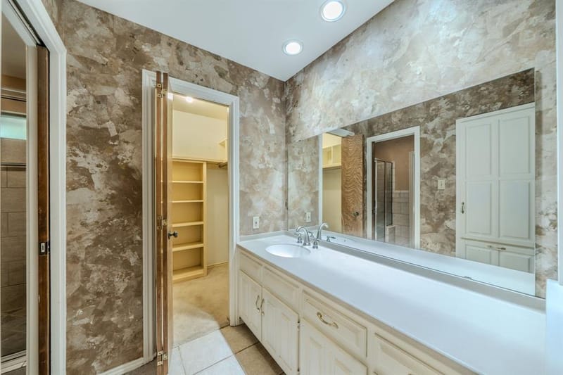 1803 Oak Grove Drive, Arlington TX 76013 - Photo 14
