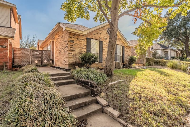 1322 Overlook Drive, Lewisville TX 75067 - Photo 2