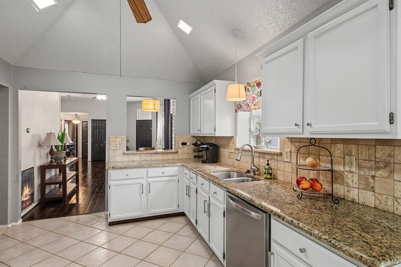 1322 Overlook Drive, Lewisville TX 75067 - Photo 9