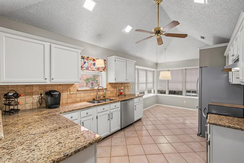 1322 Overlook Drive, Lewisville TX 75067 - Photo 8