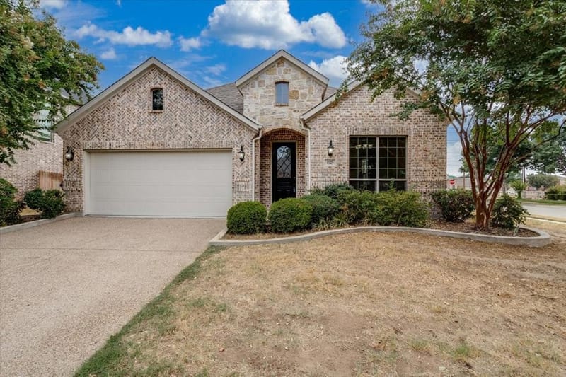 4125 Bonita Avenue, Denton TX 76210 - Photo 2