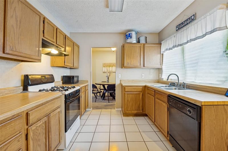 4442 Mercer Street, Grand Prairie TX 75052 - Photo 14