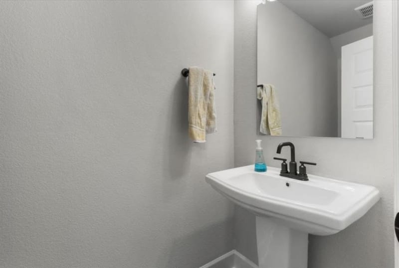 711 Prairie Falcon Drive, Arlington TX 76005 - Photo 19