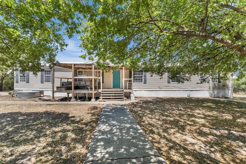 163 Hcr 3255, Mount Calm TX 76673