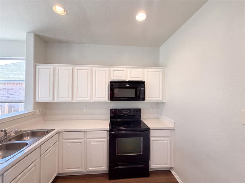 5928 Deck House Road, Fort Worth TX 76179 - Photo 2