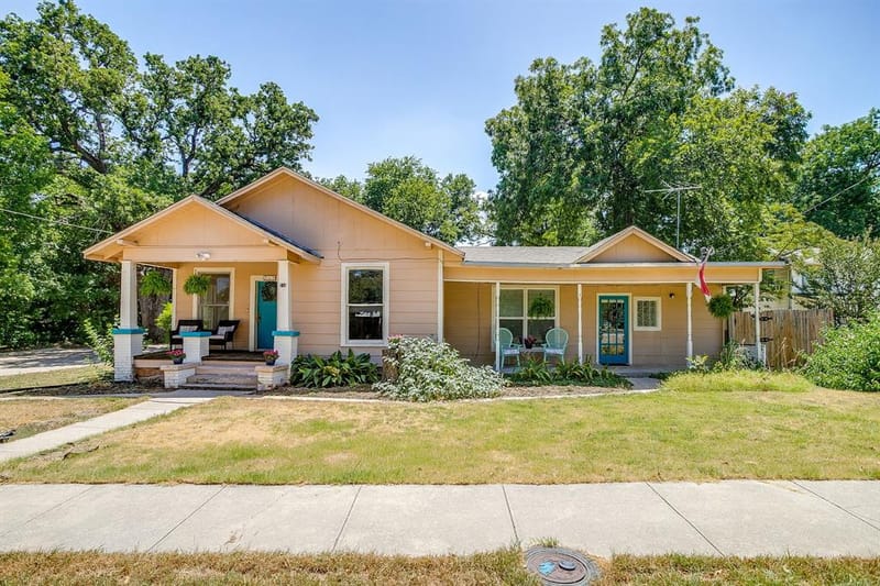 515 W Bridge Street, Weatherford TX 76086