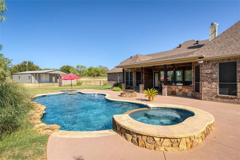 124 Carnes Court, Springtown TX 76082 - Photo 6