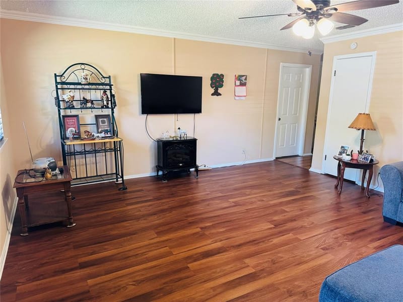 1210 S Clements Street, Gainesville TX 76240 - Photo 6