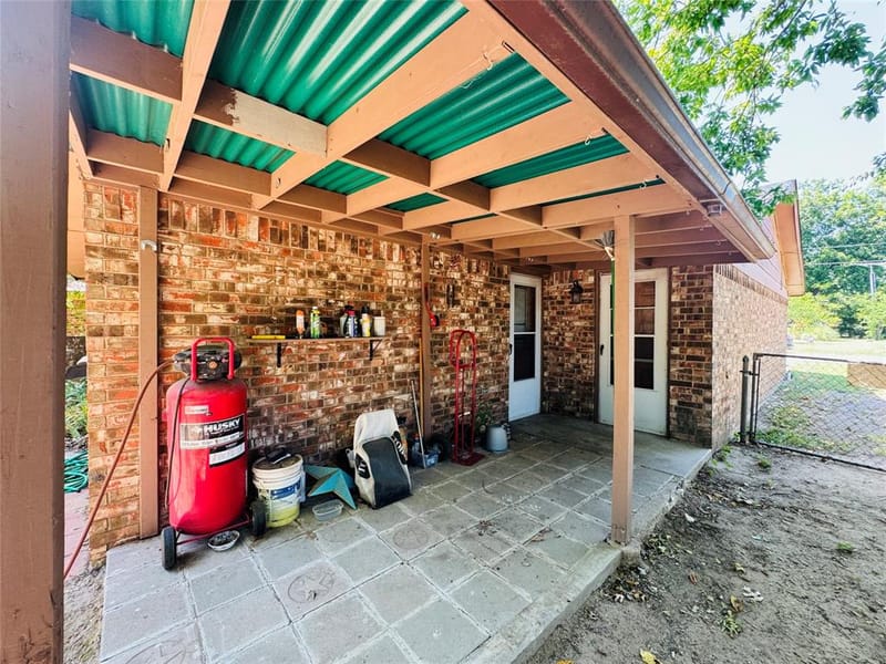 1210 S Clements Street, Gainesville TX 76240 - Photo 32
