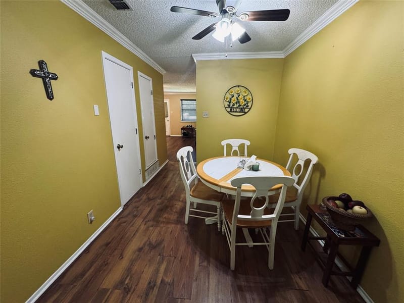 1210 S Clements Street, Gainesville TX 76240 - Photo 10