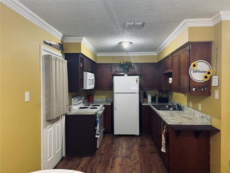 1210 S Clements Street, Gainesville TX 76240 - Photo 14