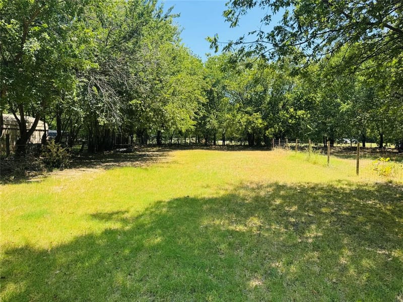 1210 S Clements Street, Gainesville TX 76240 - Photo 37