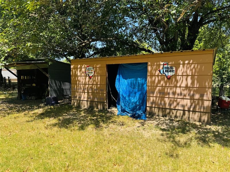 1210 S Clements Street, Gainesville TX 76240 - Photo 35