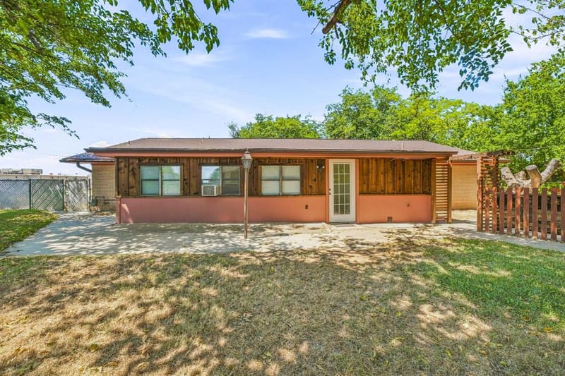 409 N Charlotte, Stephenville TX 76401 - Photo 28