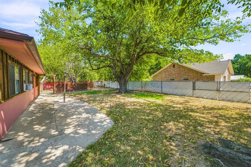 409 N Charlotte, Stephenville TX 76401 - Photo 30