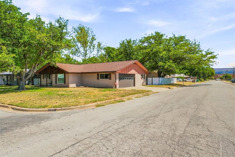 409 N Charlotte, Stephenville TX 76401 - Photo 34