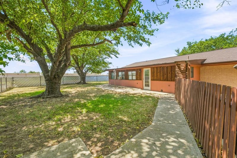409 N Charlotte, Stephenville TX 76401 - Photo 31