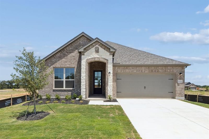 813 Alderwood Drive, Red Oak TX 75154