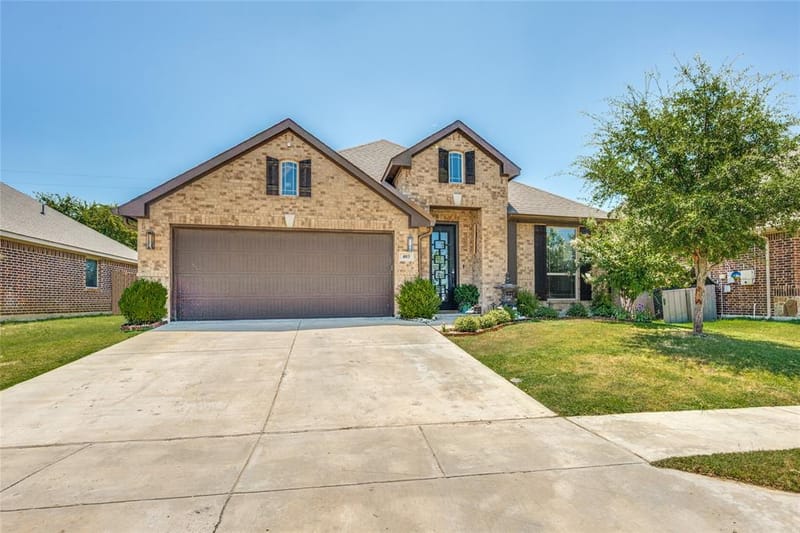 403 Lakeview Drive, Alvarado TX 76009 - Photo 2