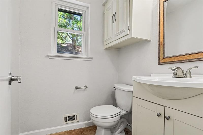 4915 Hovenkamp Drive, Dallas TX 75227 - Photo 13