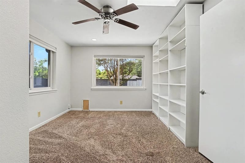 4915 Hovenkamp Drive, Dallas TX 75227 - Photo 18