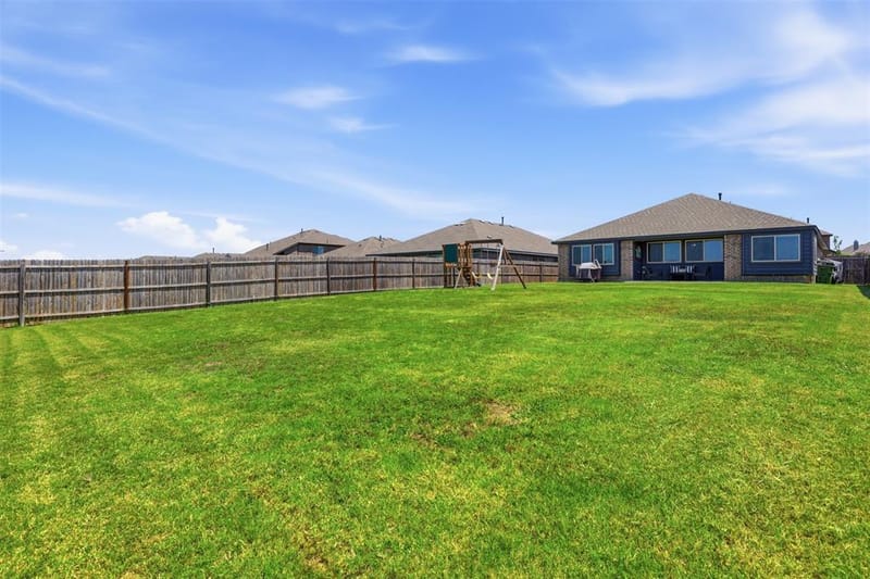 1032 Fairfax Drive, Godley TX 76044 - Photo 22