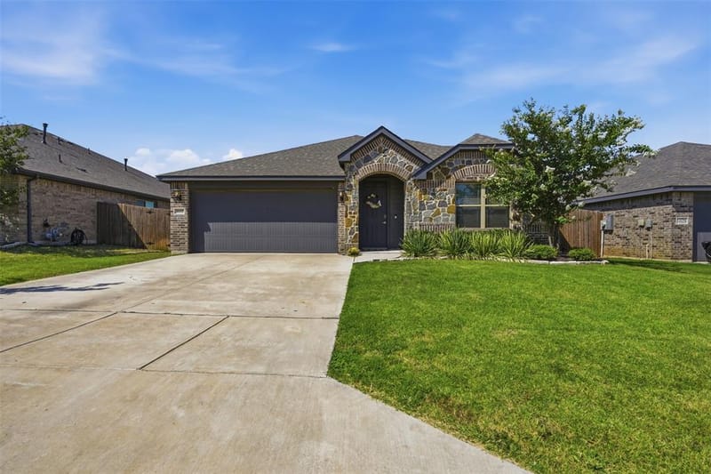 1032 Fairfax Drive, Godley TX 76044 - Photo 32