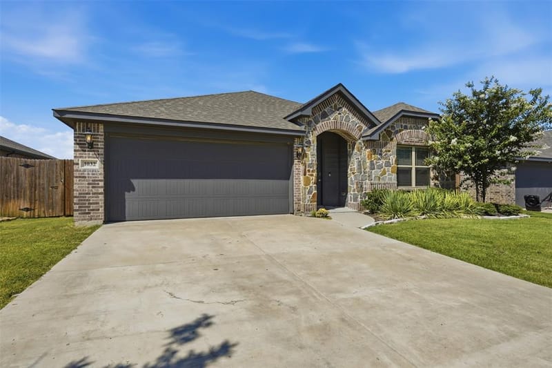 1032 Fairfax Drive, Godley TX 76044 - Photo 34