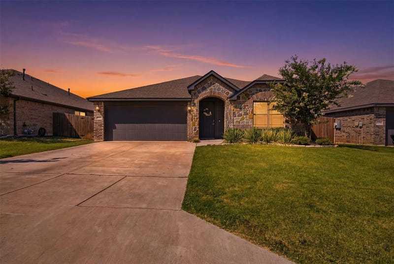 1032 Fairfax Drive, Godley TX 76044 - Photo 31