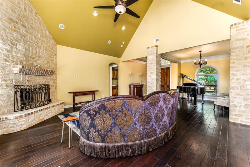 223 E Bay Drive, Bridgeport TX 76426 - Photo 6
