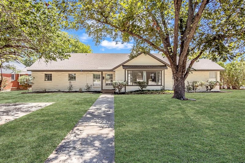 3909 Trail Lake Drive, Fort Worth TX 76109