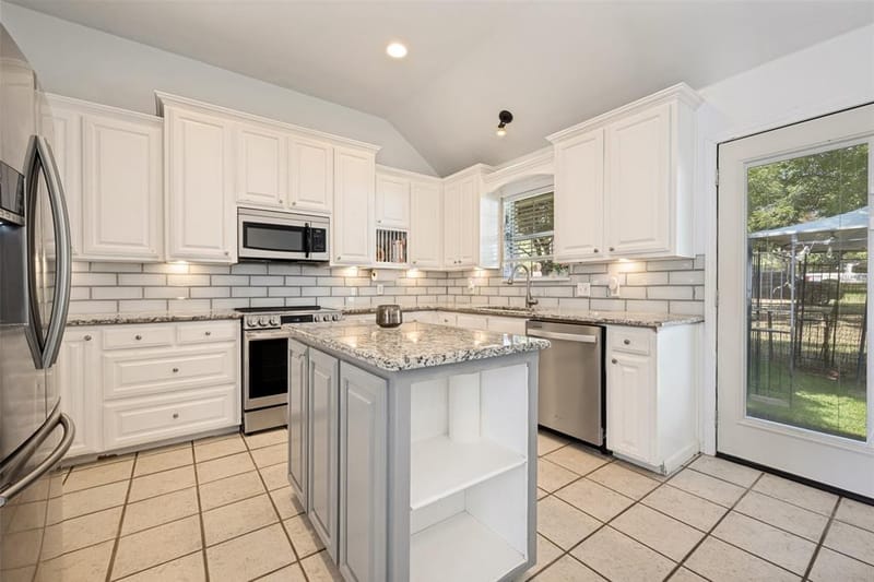 732 Charyl Lynn Drive, Argyle TX 76226 - Photo 11