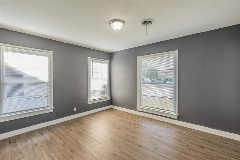 1106 Oak Street, Grand Prairie TX 75050 - Photo 12