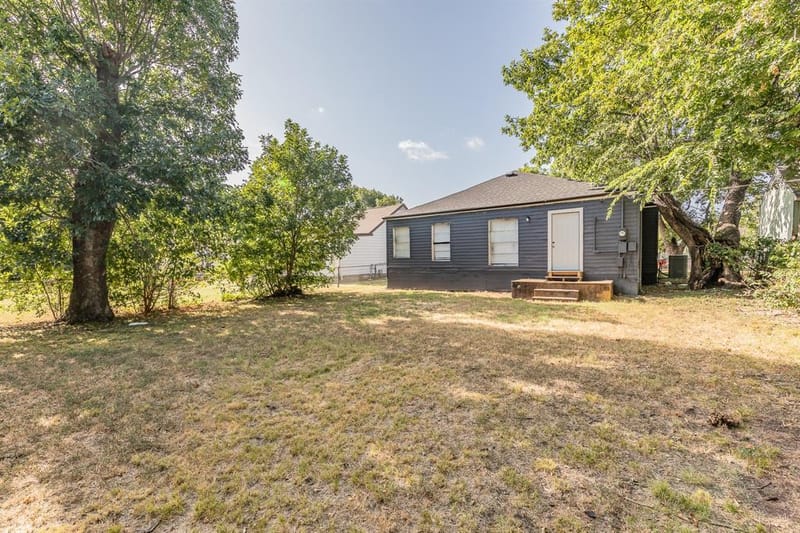 1106 Oak Street, Grand Prairie TX 75050 - Photo 34