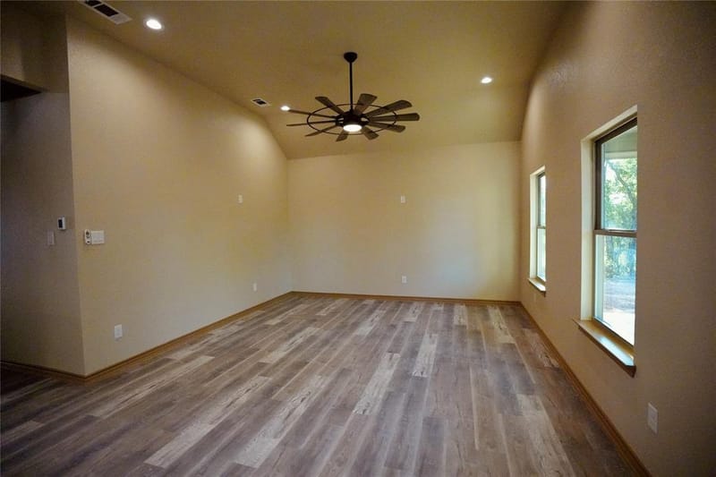 320 Summit Drive, Mineral Wells TX 76067 - Photo 11