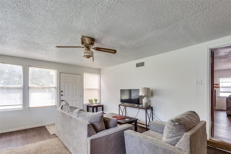 2002 Winthrop Street, Irving TX 75061 - Photo 6