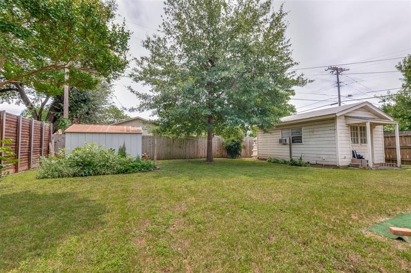 2002 Winthrop Street, Irving TX 75061 - Photo 10