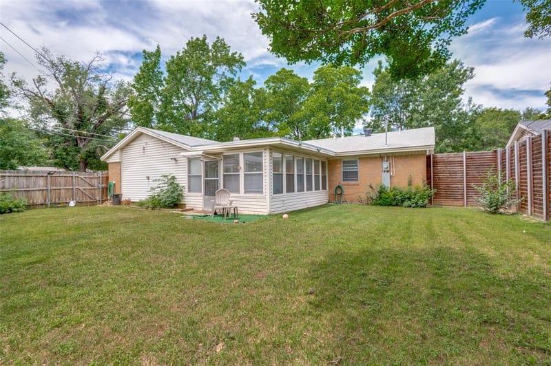 2002 Winthrop Street, Irving TX 75061 - Photo 11