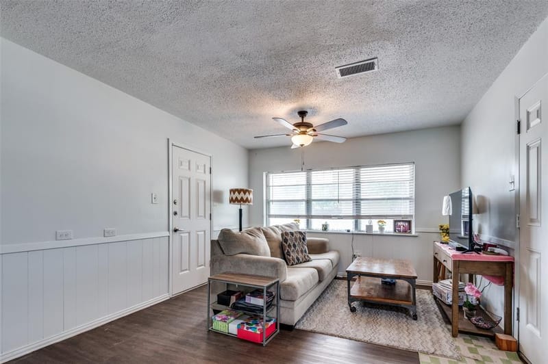 2002 Winthrop Street, Irving TX 75061 - Photo 4