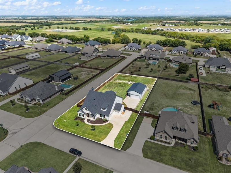 8908 Lazy Oak Drive, Justin TX 76247 - Photo 4