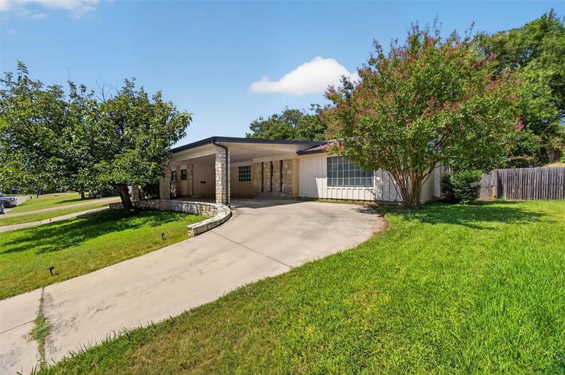 4509 Starlight Drive, Haltom City TX 76117