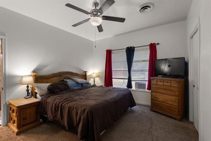 301 W Nelson Street, Bowie TX 76230 - Photo 12